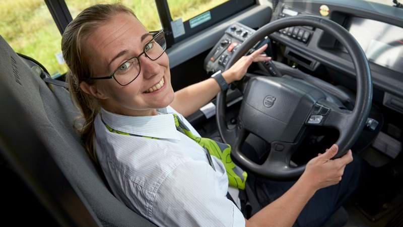 Linda, en leende bussförare 