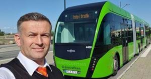 Milenko framför en Malmöbuss